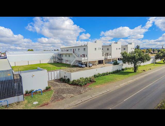 2 BEDROOM TOWNHOUSE FOR SALE IN MAYBERRY PARK